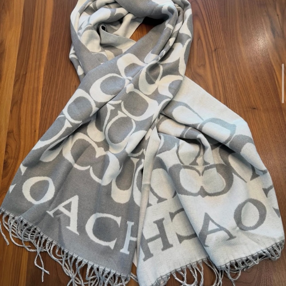 Signature Gray and White Scarf